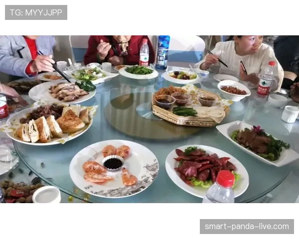 董志豪居然一天三顿吃豪华大餐，朋友圈都快被他刷屏馋死了！